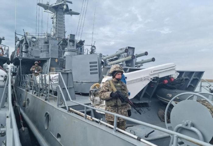 На Каспии проходит учение Военно-морских сил Казахстана 