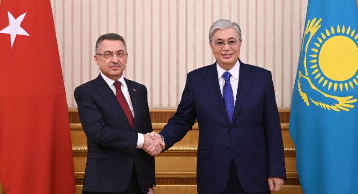 Токаев принял вице-президента Турции Фуата Октая 