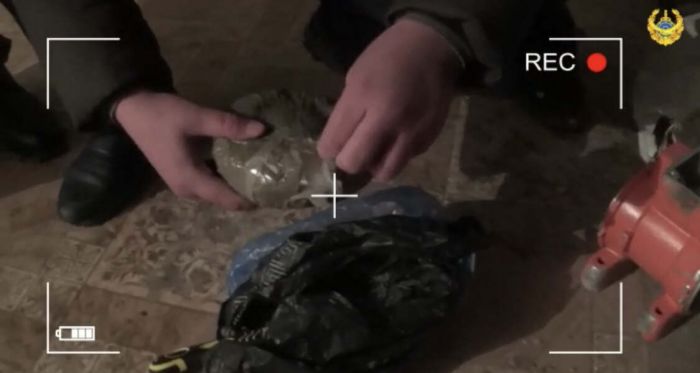 Полкило наркотика в гараже 