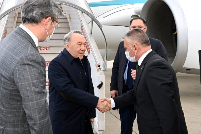 Нурсултан Назарбаев прибыл в Анталию 
