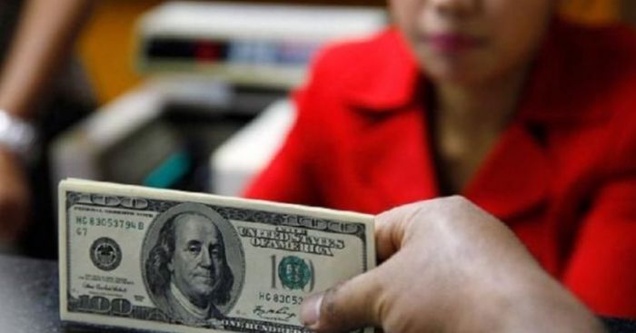 В Нацбанке объяснили дефицит наличных долларов 