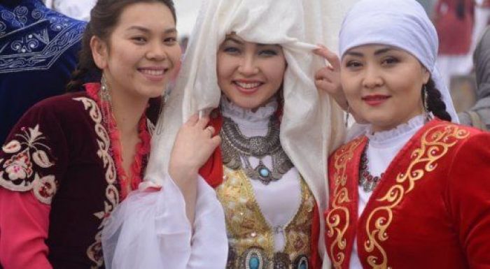 Токаев поздравил казахстанцев с Көрісу күні