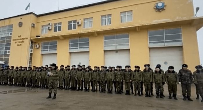 Пожарные Жанаозена просят повысить зарплаты и вернуть переведённые на EXPO-2017 пенсии 