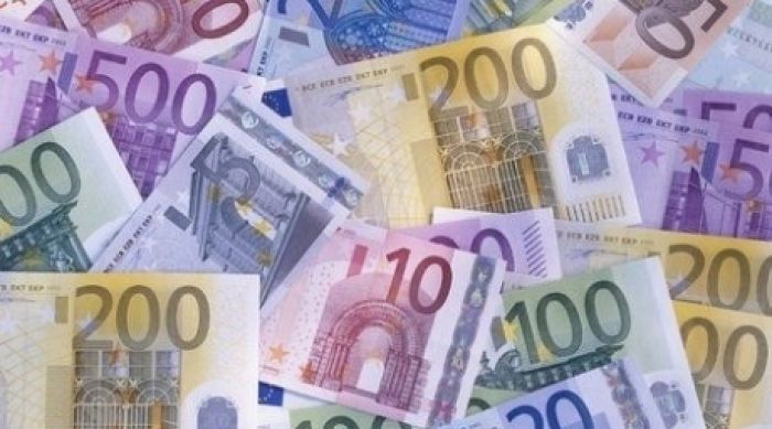 Курс евро достиг низшей отметки за 16 месяцев
