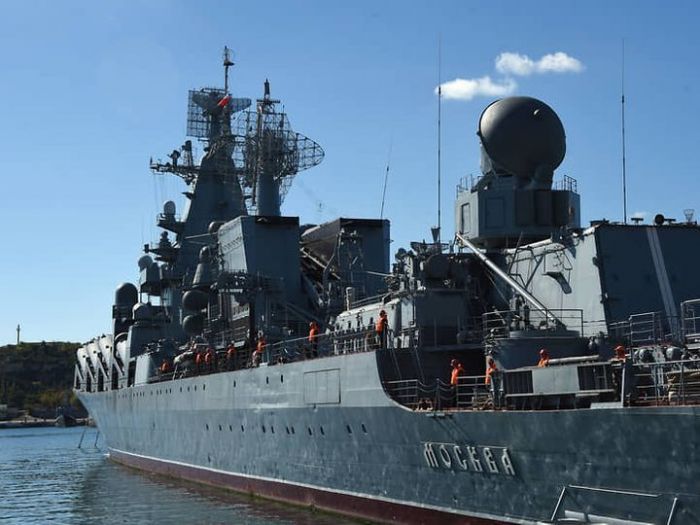 Самая дорогая потеря: крейсер «Москва» затонул