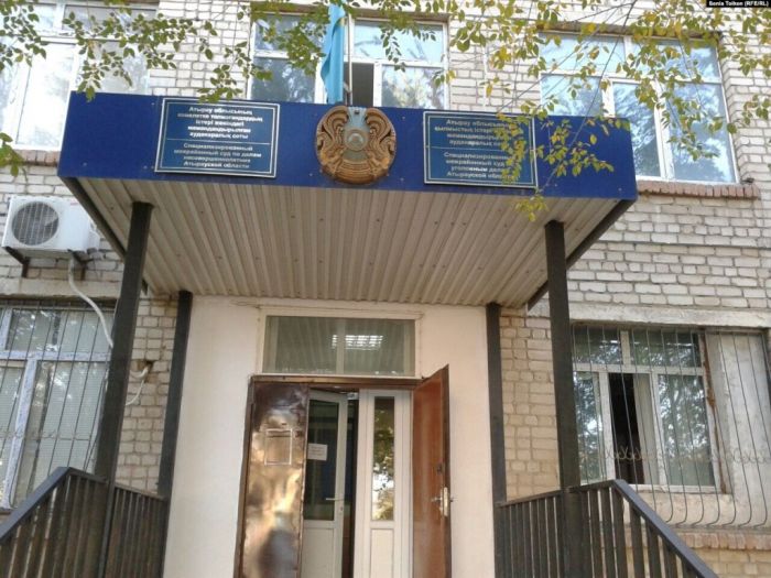 ​Атырауский суд рассматривает коррупционное дело сотрудника Антикора на 21 миллион тенге 