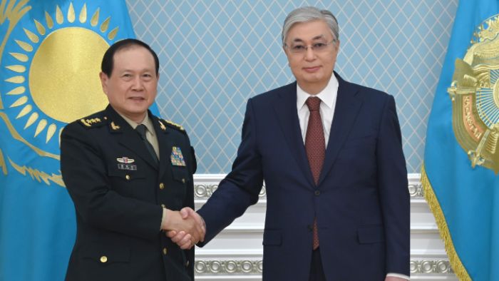 ​Токаев принял министра обороны КНР Вэй Фэнхэ