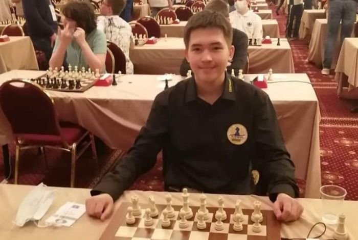 Казахстанец стал чемпионом мира по рапиду до 18 лет 