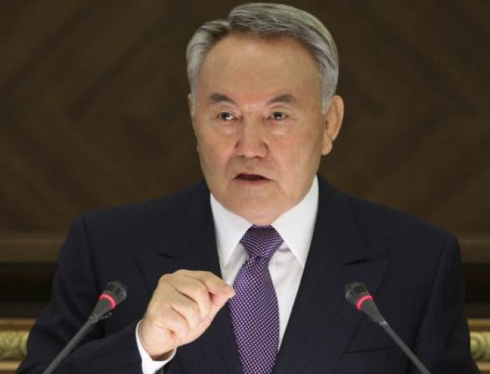 Казахстан имеет возможность быстро двигаться в сторону демократизации - Назарбаев