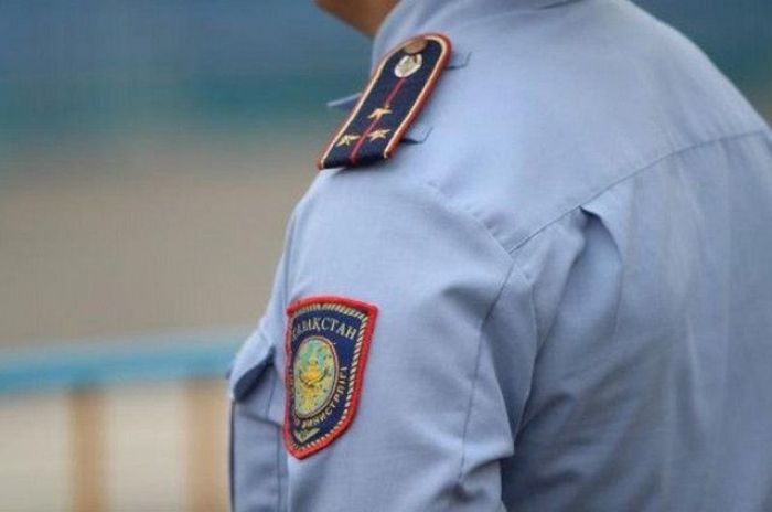 Четверо атырауских полицейских осуждены за бездействие, приведшее к тяжкому преступлению 