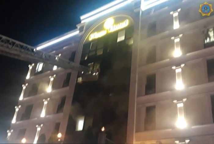 Пожар в «Hotel Plaza Almaty»: постояльцы просили о помощи почти из всех окон 