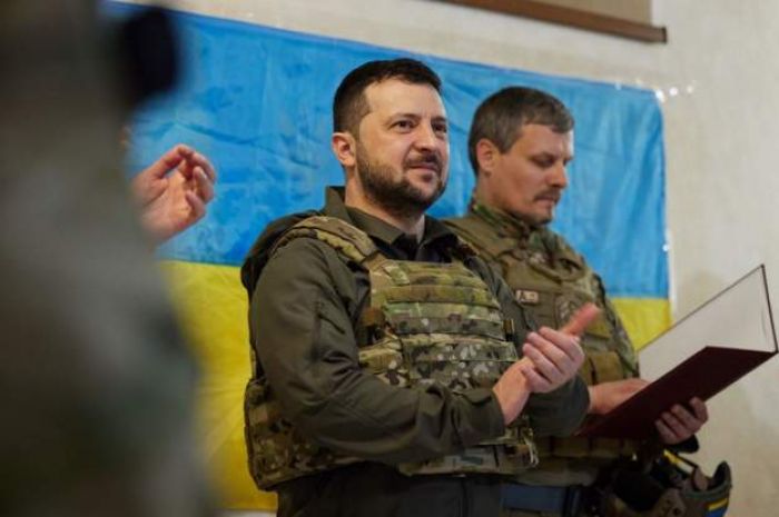 Зеленский на фронте: президент Украины приехал на передовую в Харьковскую область 
