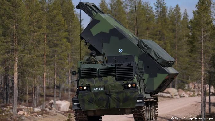 Великобритания собирается направить в Украину ракетные системы M270 