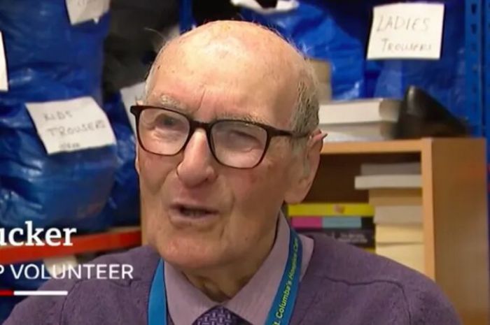 100-летний пенсионер работает в хосписе в Шотландии 