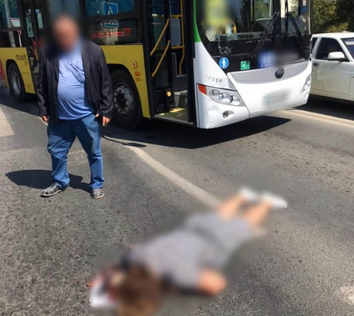 В Атырау водитель автобуса сбил пешехода 