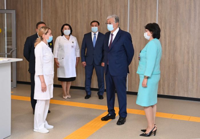 Токаев посетил Центр ядерной медицины 