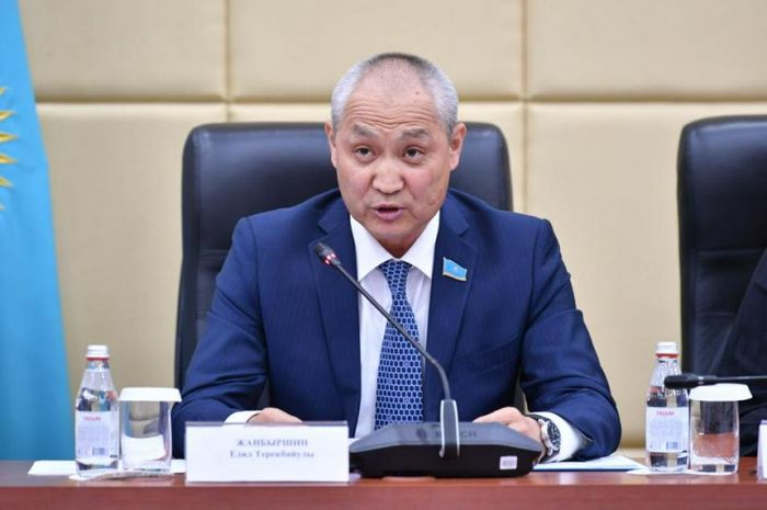 Депутаты предложили вернуть прежнее название столицы - Астана 