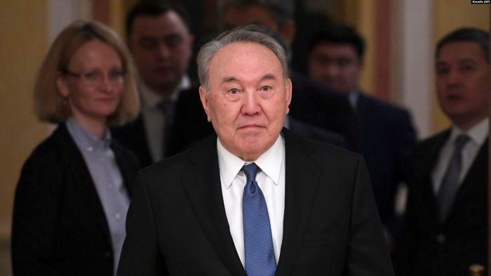 Заявления Минюста и ЦИК о праве Назарбаева вновь баллотироваться - противоречивые 