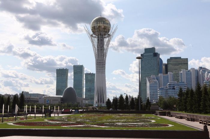 Парламент проголосовал за переименование столицы Казахстана 