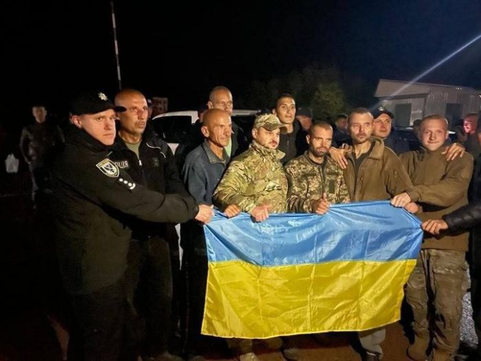 Украина обменяла Медведчука и 55 россиян на более 200 своих пленных, в том числе защитников  "Азовстали"