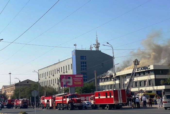 В центре Атырау горит гостиница Zodiac Hotel Atyrau  