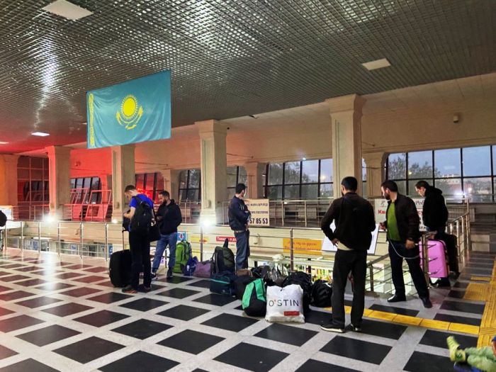 Основная часть россиян, прибывших в Атырау, уезжает в другие регионы