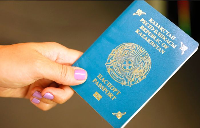Наш бирюзовый паспорт узнаваем и уважаем во всем мире - Токаев 