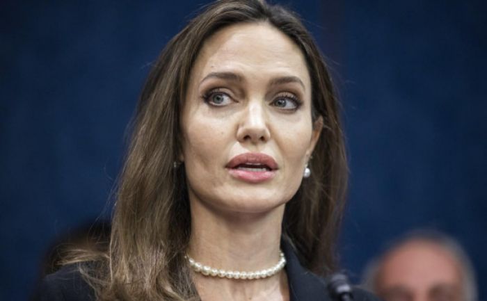 NYT узнала об иске Анджелины Джоли к Бреду Питту о домашнем насилии 