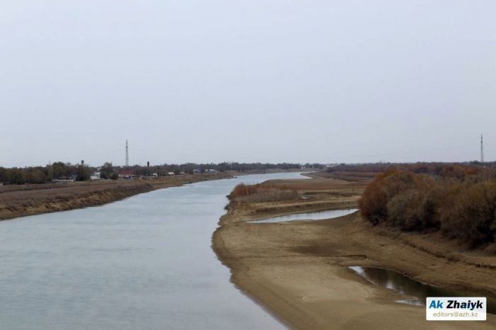 Токаев: Большой проблемой является падение уровня воды в реках Урал и Кигач 