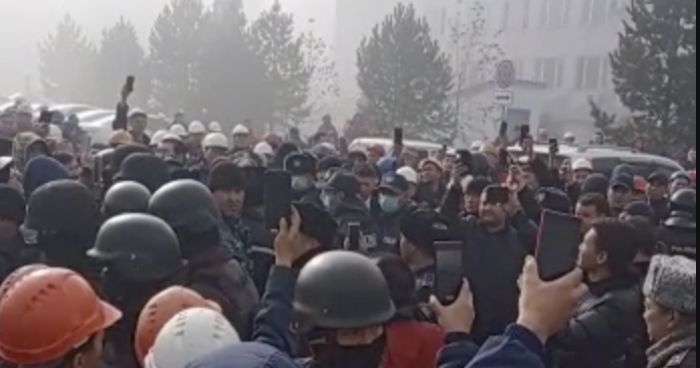 ​На месторождении «Казфосфат» в Жамбылской области началась забастовка