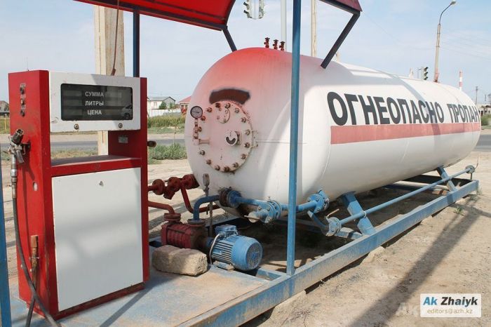 Госрегулирование цен на газ продлили на АЗС Казахстана