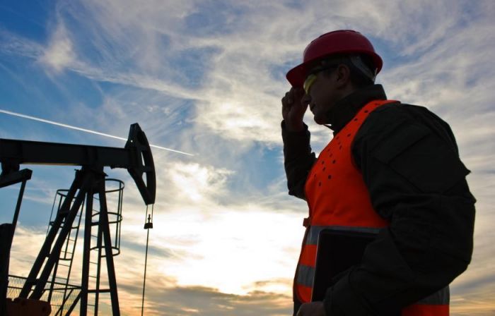 Почти половина нефтегазовых контрактов с нарушениями расторгнута в Казахстане – Акчулаков