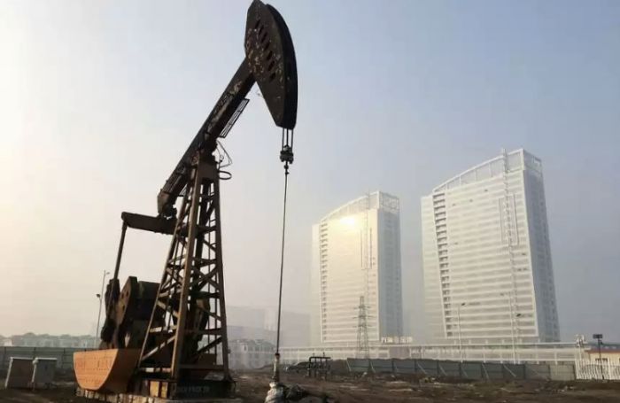 Нефть подорожала после решения Китая открыть границы