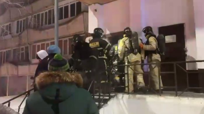Тела трёх погибших найдены на месте взрыва в высотном доме в Караганде 