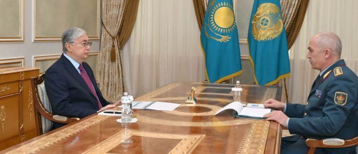 Токаев принял министра обороны Жаксылыкова