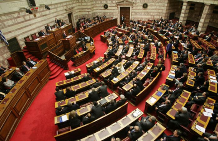 Парламент Греции проголосовал за кредитное соглашение с ЕС