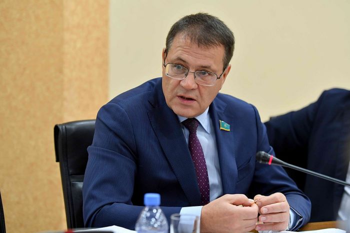 Прекращены полномочия сенатора Лукина 