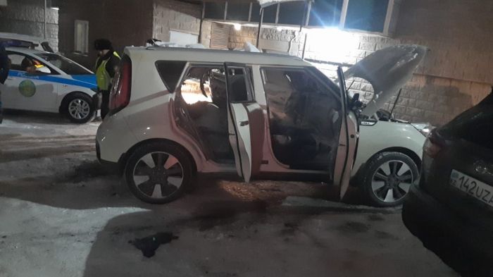 Пятеро подростков задержаны по делу о поджоге авто Егеубаевой и нападениях на Elmedia 