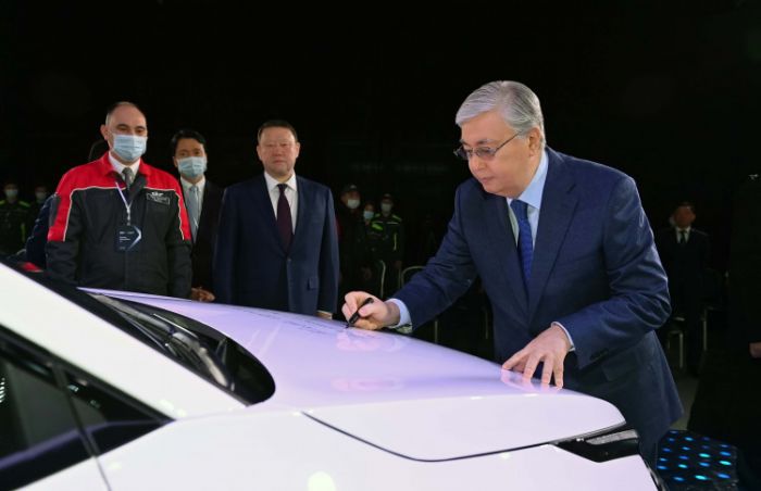 Токаев запустил производство автомобилей Kia Sportage​ в Костанае
