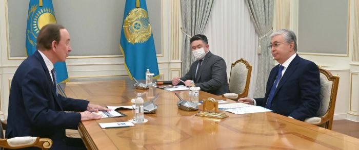 Токаев принял главу Air Astana Питера Фостера 