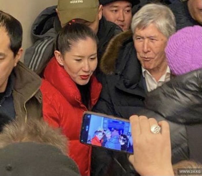 Алмазбека Атамбаева выпустили на свободу