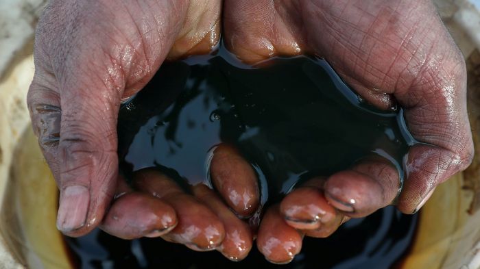 Fitch видит риски для экспорта нефти из Казахстана из-за зависимости от России 