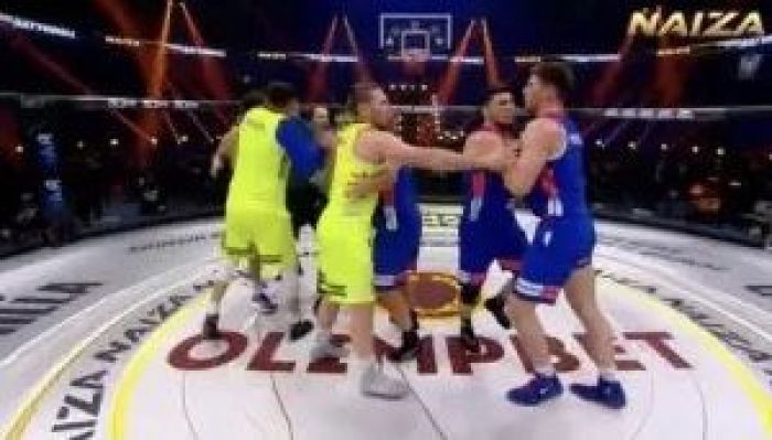 Потасовка на турнире в Алматы: Серик Сапиев едва не подрался с борцом