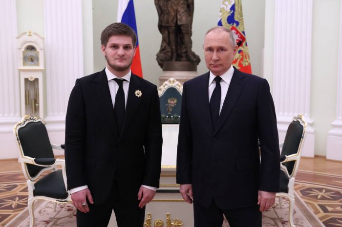Путин встретился с сыном Кадырова на фоне слухов о проблемах главы Чечни со здоровьем