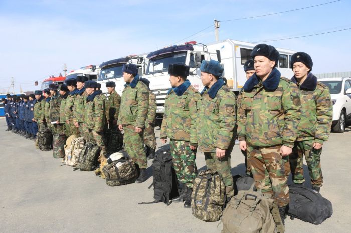 Атырауские спасатели отправились на помощь к соседям 