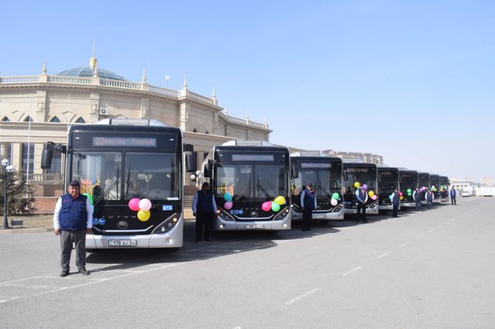 В Атырау появилось 10 «чистых» китайских автобусов