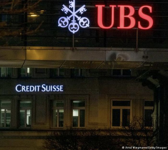 Швейцарский банк UBS купил Credit Suisse