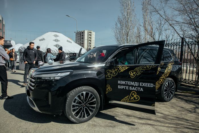 Премиальный автомобильный бренд ЕXEED организовал тест-драйв в ходе массового забега в Атырау