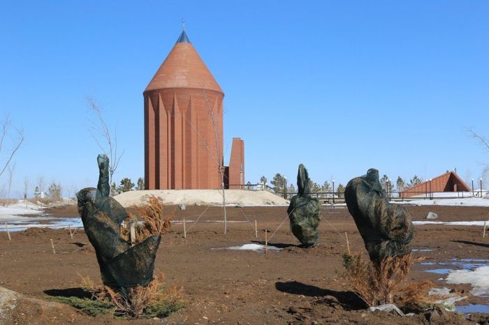 В Национальном пантеоне не будут хоронить членов семей президентов РК