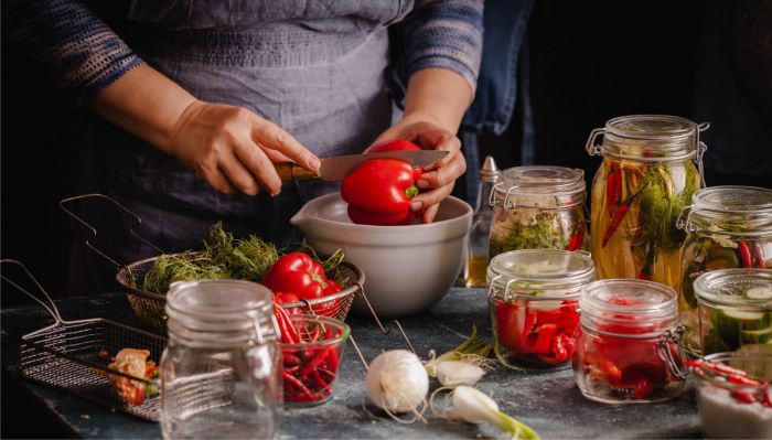 Жители городов Казахстана стали чаще делать заготовки в домашних условиях